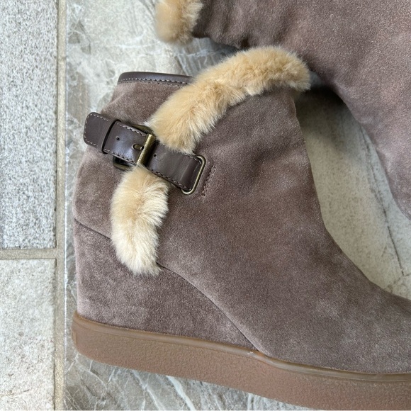 Aquatalia Cameron Waterproof Faux-Fur Trimmed Suede Wedge Bootie, Size 9.5 Women - Picture 7 of 11